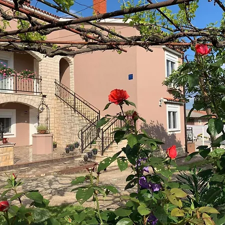 Apartmán Lara *