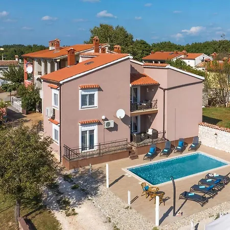 Lara Apartmán Marčana