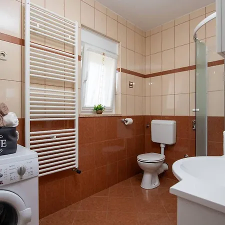 Apartmán Lara *
