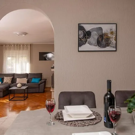 Lara Apartmán Marčana